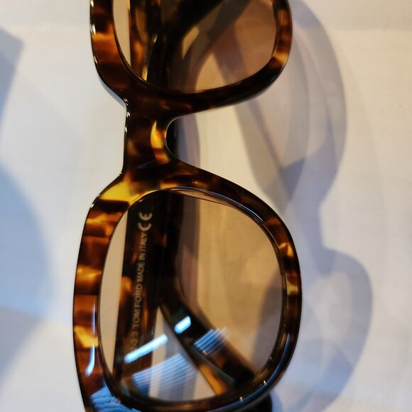 Tom Ford sunglasses for women. Already authenticated. - Picture 5 of 11